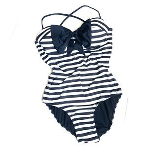 One-piece bathing suit